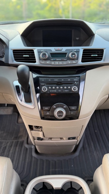 2012 Honda Odyssey Image 14