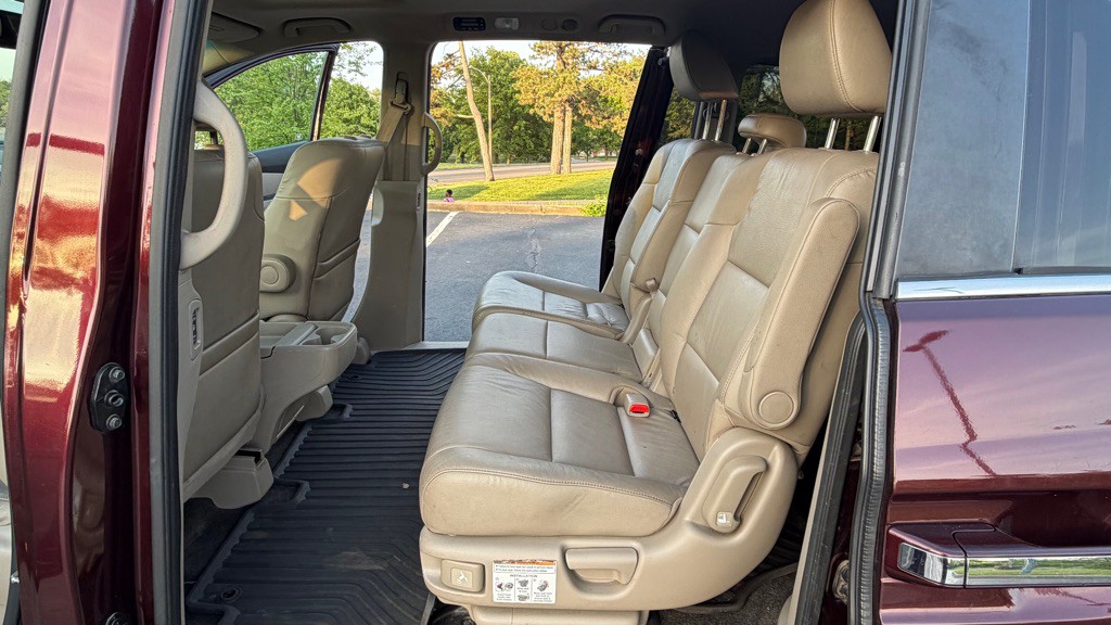 2012 Honda Odyssey Image 25