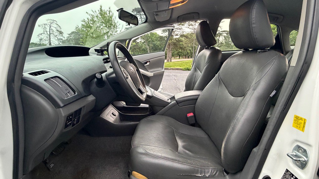 2010 Toyota Prius Image 10
