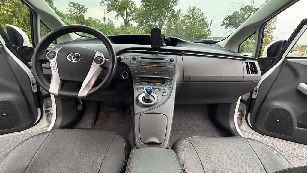 2010 Toyota Prius Image 11