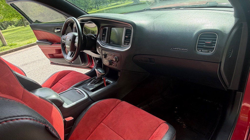 2015 Dodge Charger Image 17