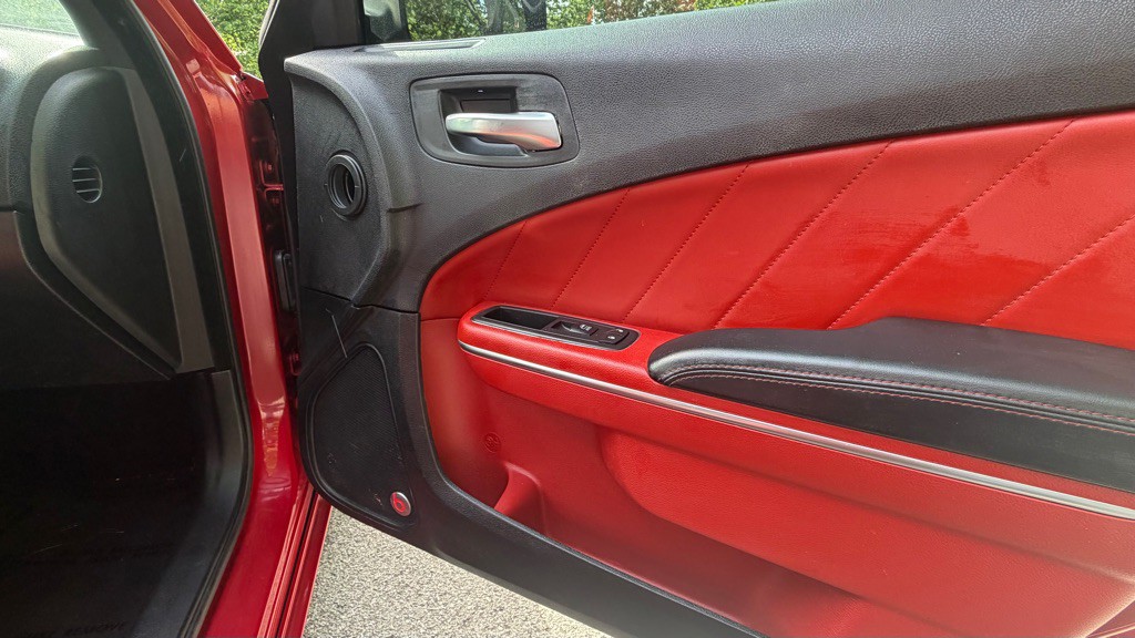 2015 Dodge Charger Image 25