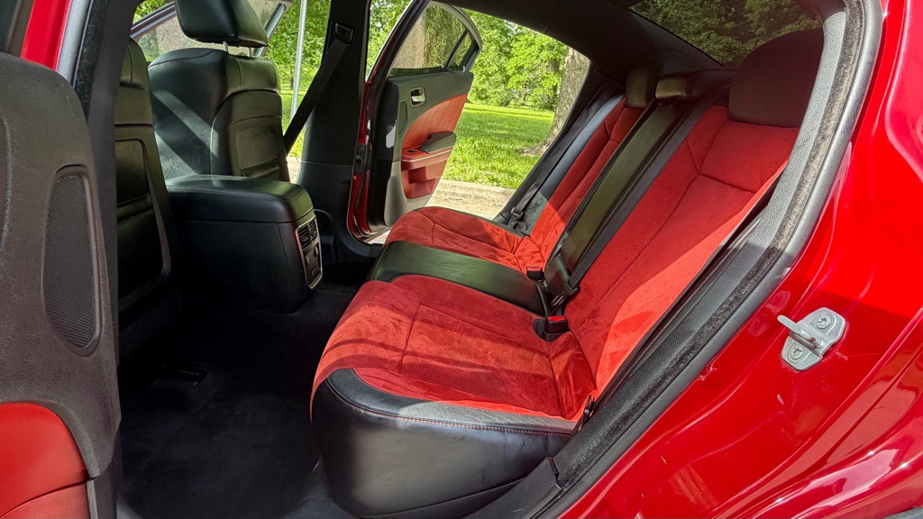 2015 Dodge Charger Image 28