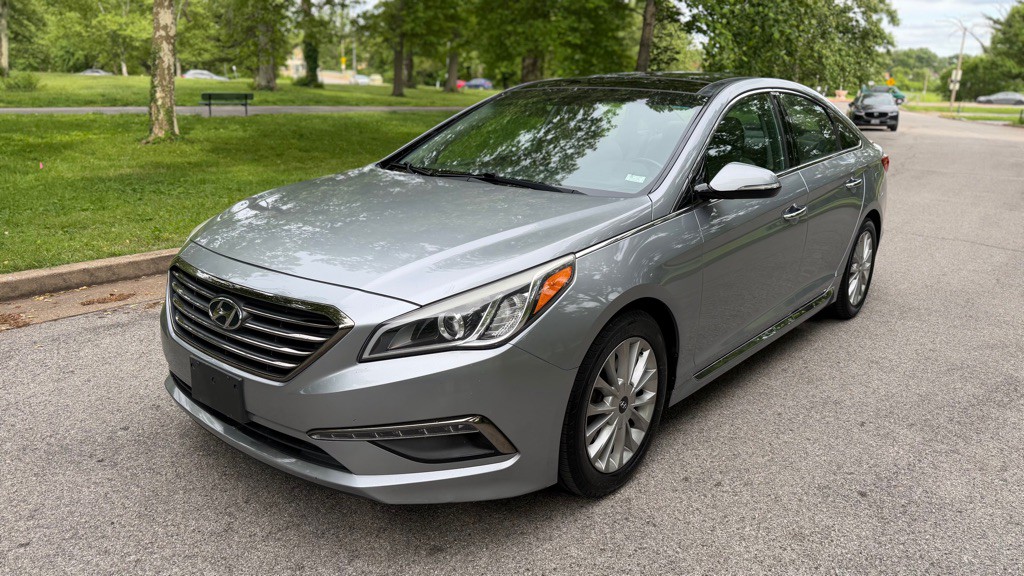 2015 Hyundai Sonata Image 1