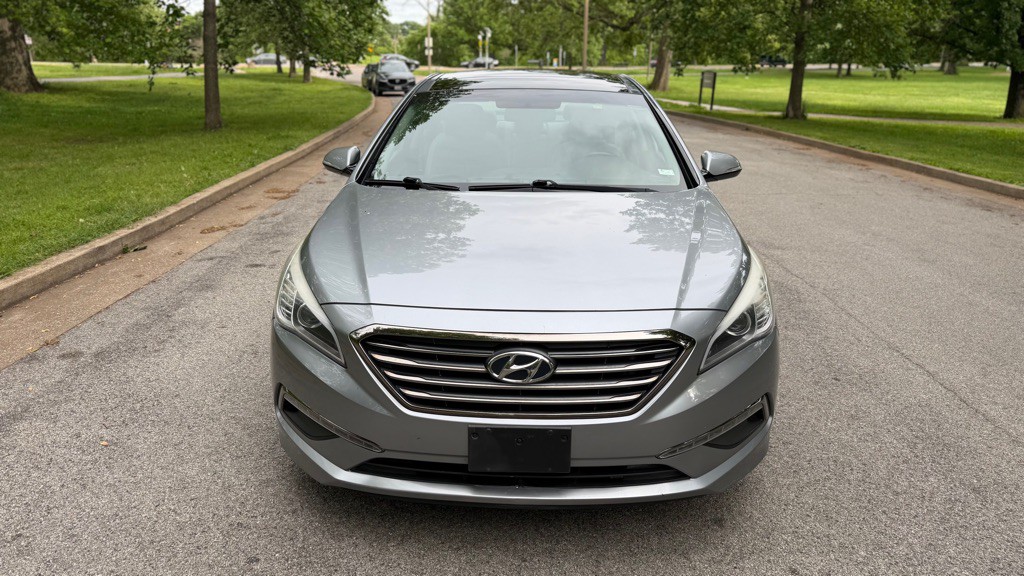 2015 Hyundai Sonata Image 2