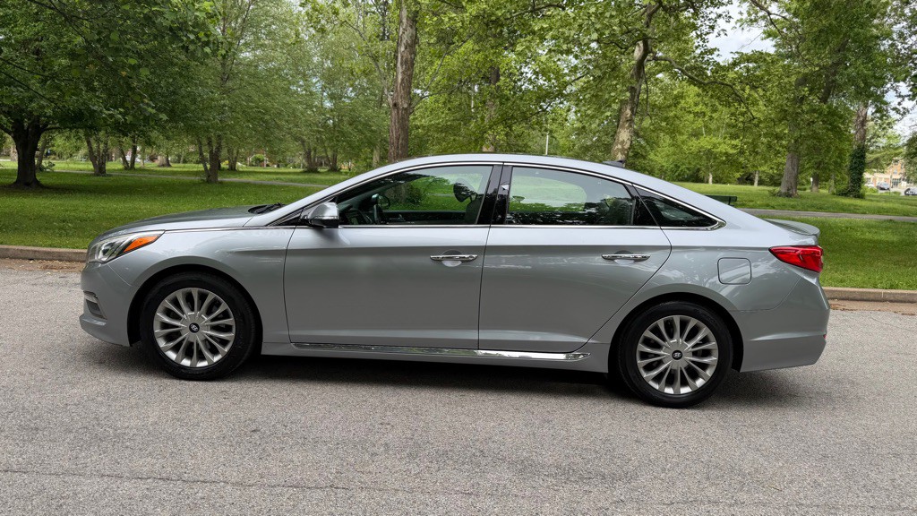 2015 Hyundai Sonata Image 3