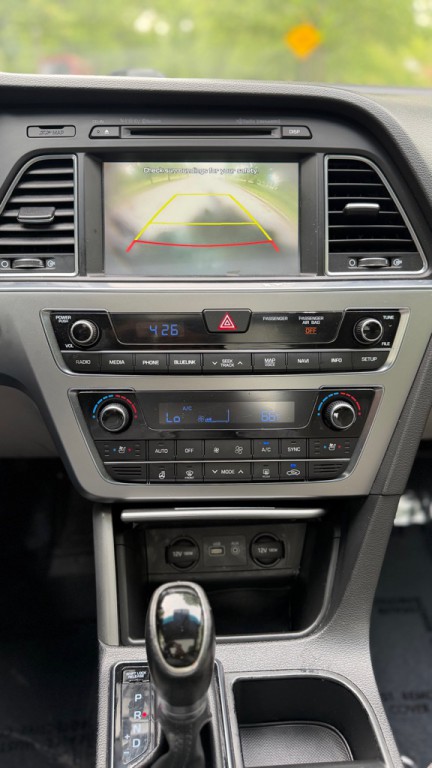 2015 Hyundai Sonata Image 21
