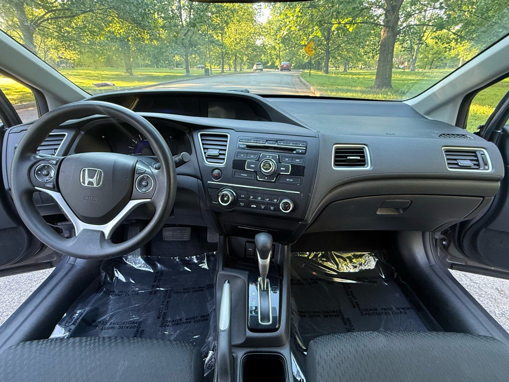 2015 Honda Civic Image 17