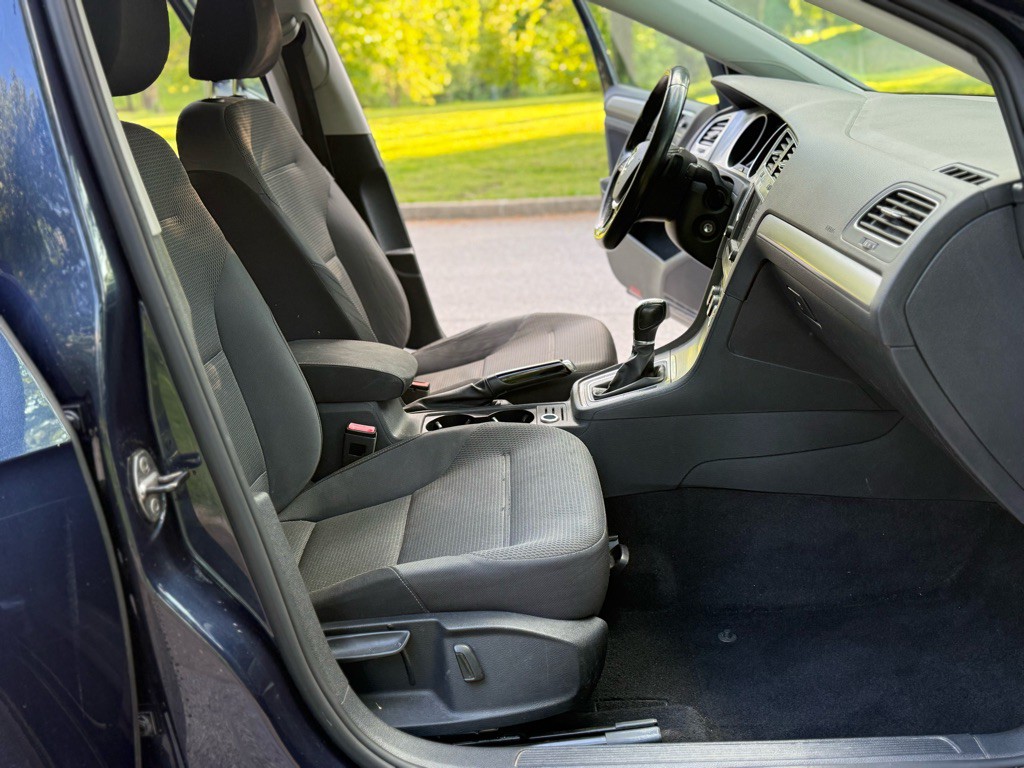 2016 Volkswagen Golf Image 9