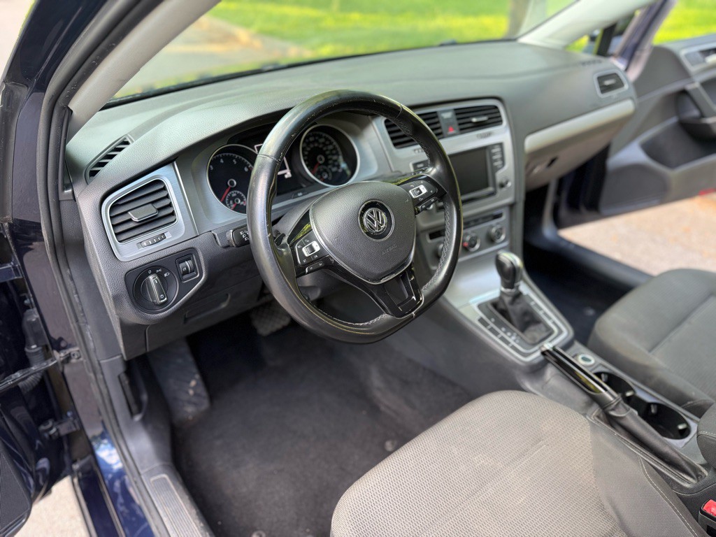 2016 Volkswagen Golf Image 12