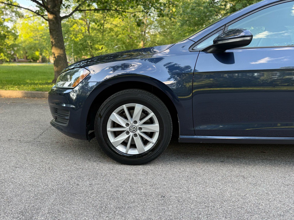 2016 Volkswagen Golf Image 18