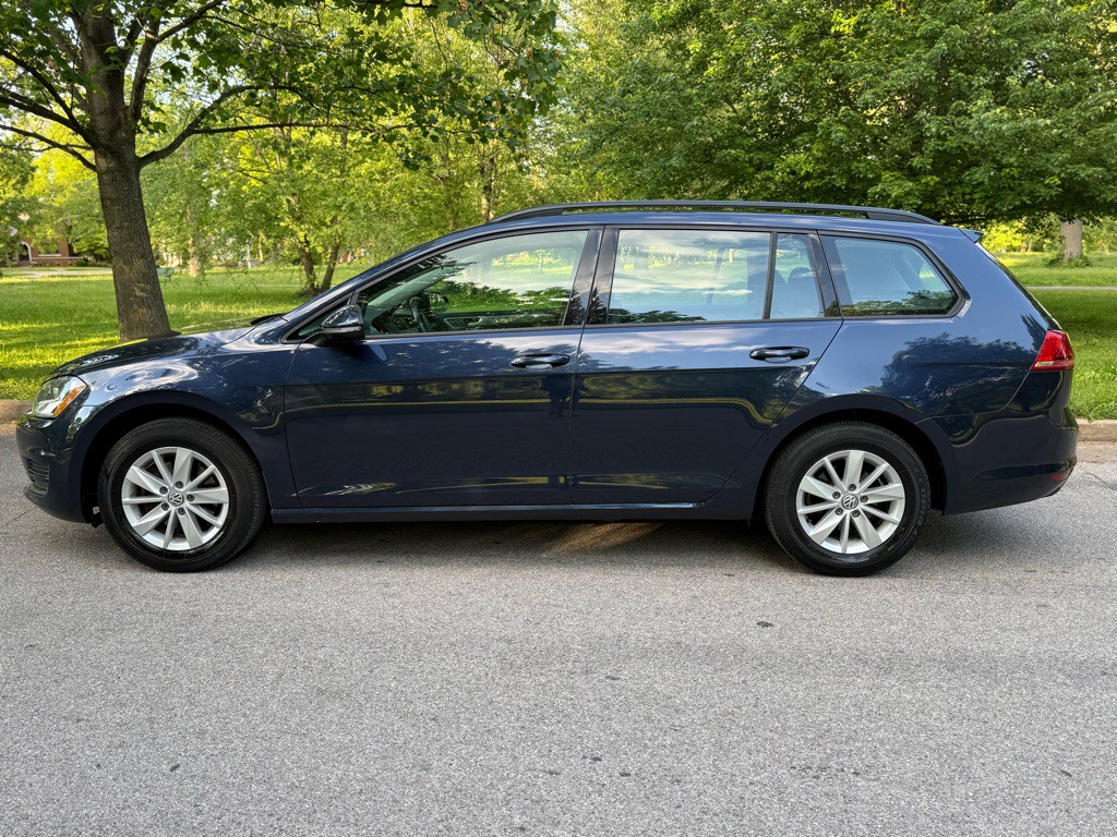 2016 Volkswagen Golf Image 3