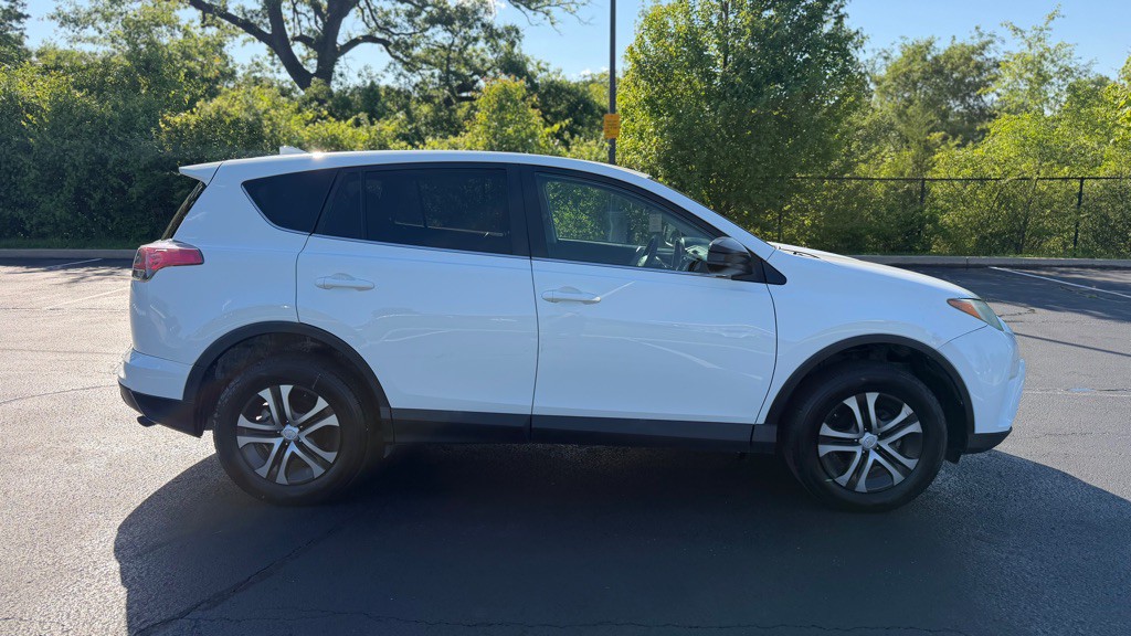 2018 Toyota Rav4 Image 3