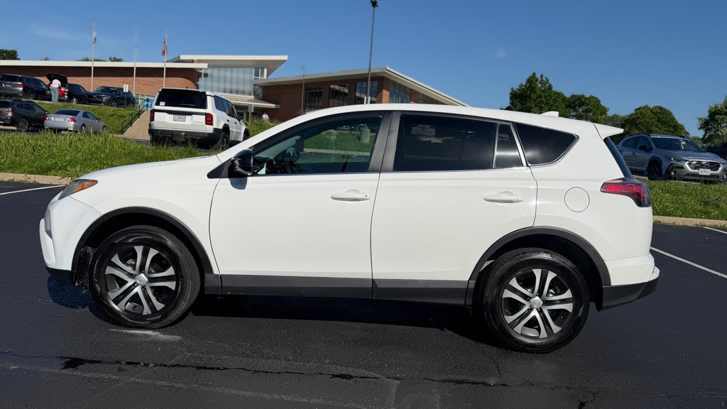 2018 Toyota Rav4 Image 5