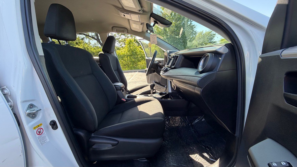 2018 Toyota Rav4 Image 9