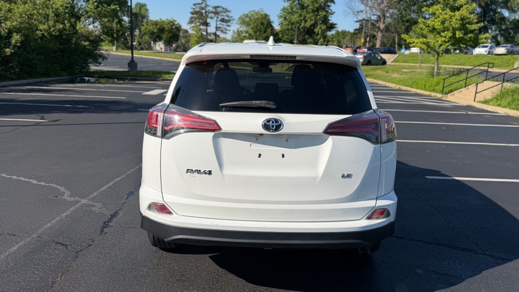 2018 Toyota Rav4 Image 24