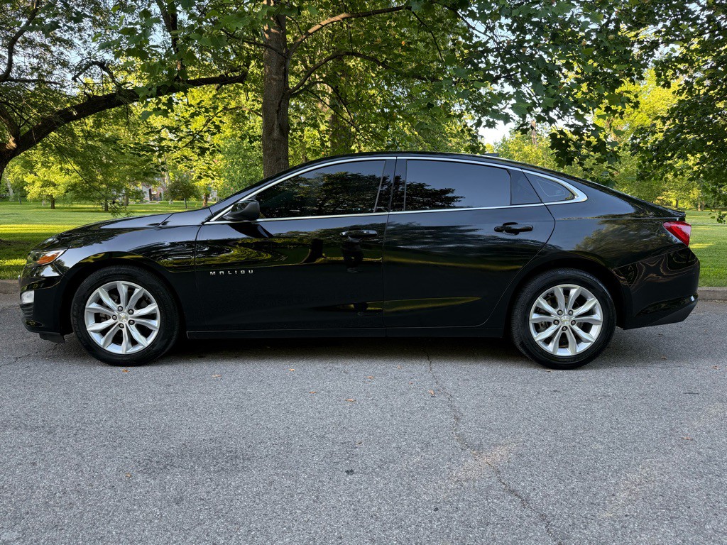2023 Chevrolet Malibu Image 3