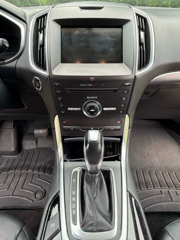 2015 Ford Edge Image 17