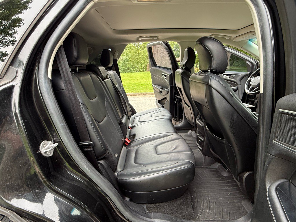 2015 Ford Edge Image 19