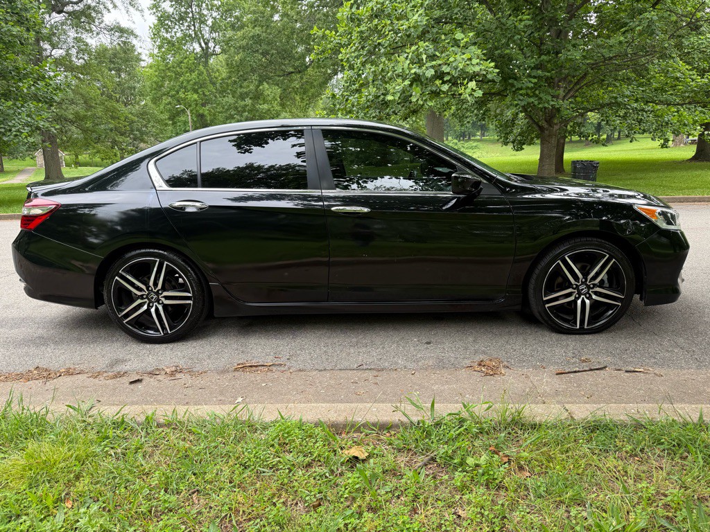 2017 Honda Accord Image 6
