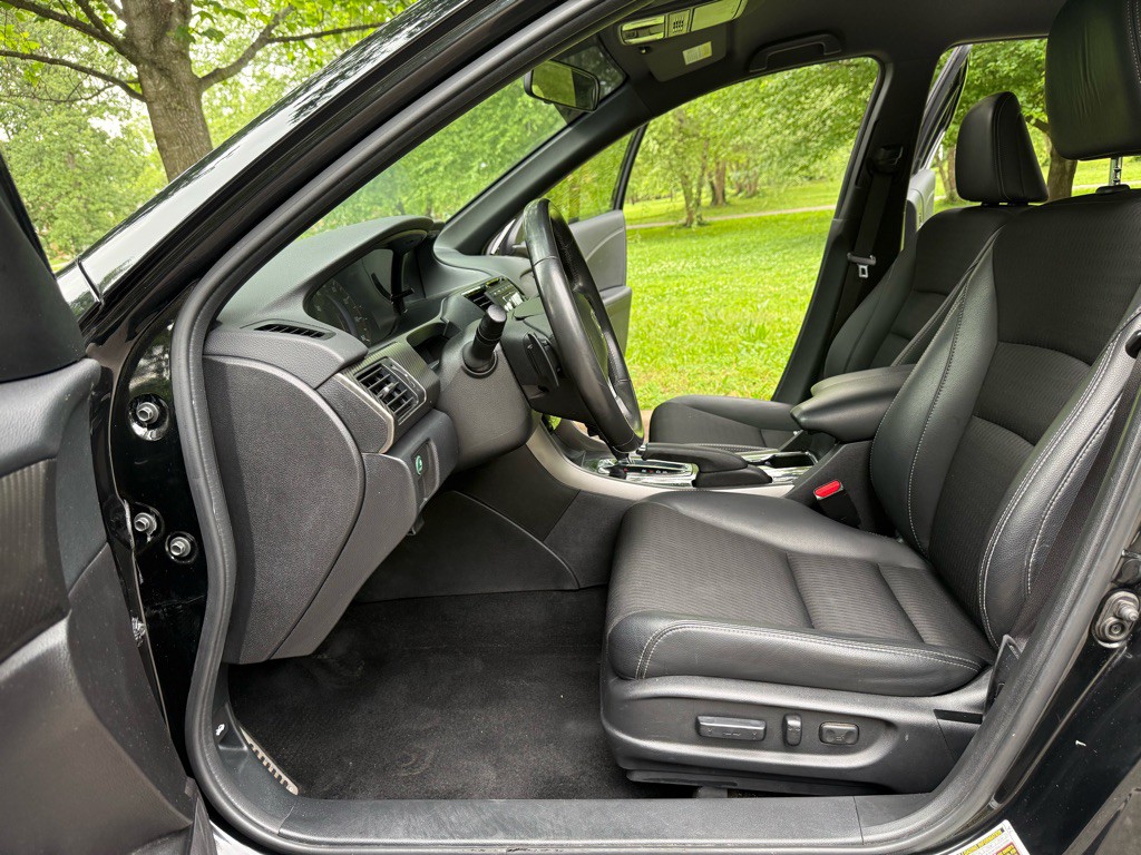 2017 Honda Accord Image 10