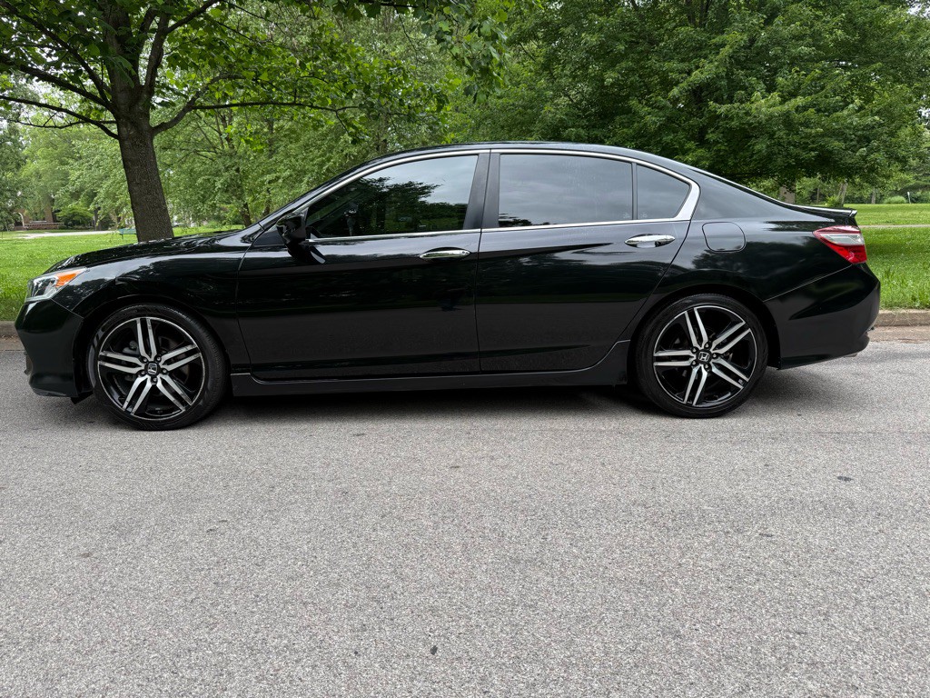 2017 Honda Accord Image 3