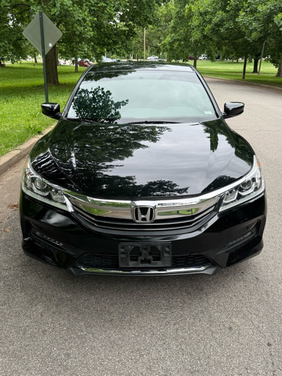 2017 Honda Accord Image 5