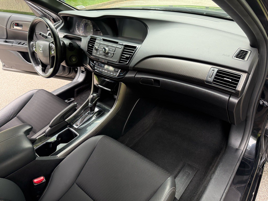 2017 Honda Accord Image 15