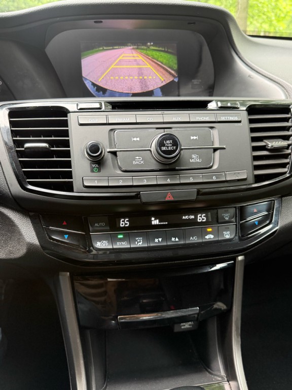 2017 Honda Accord Image 17
