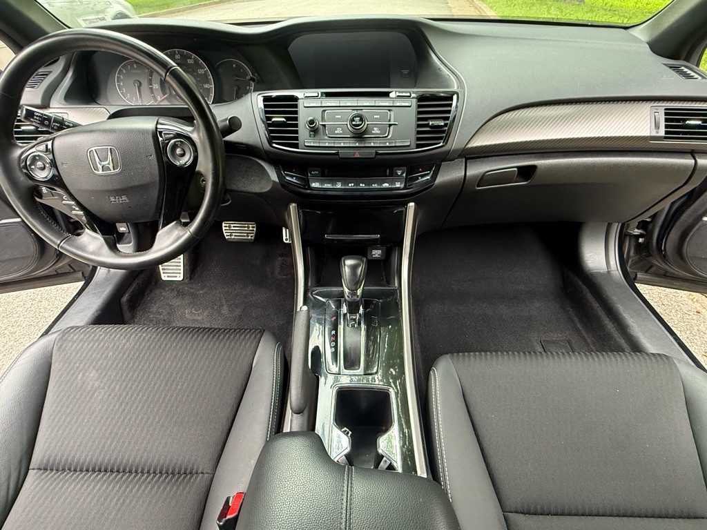 2017 Honda Accord Image 18