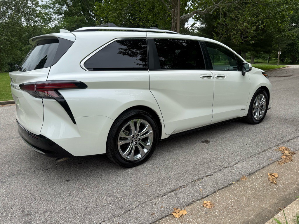 2021 Toyota Sienna Image 7