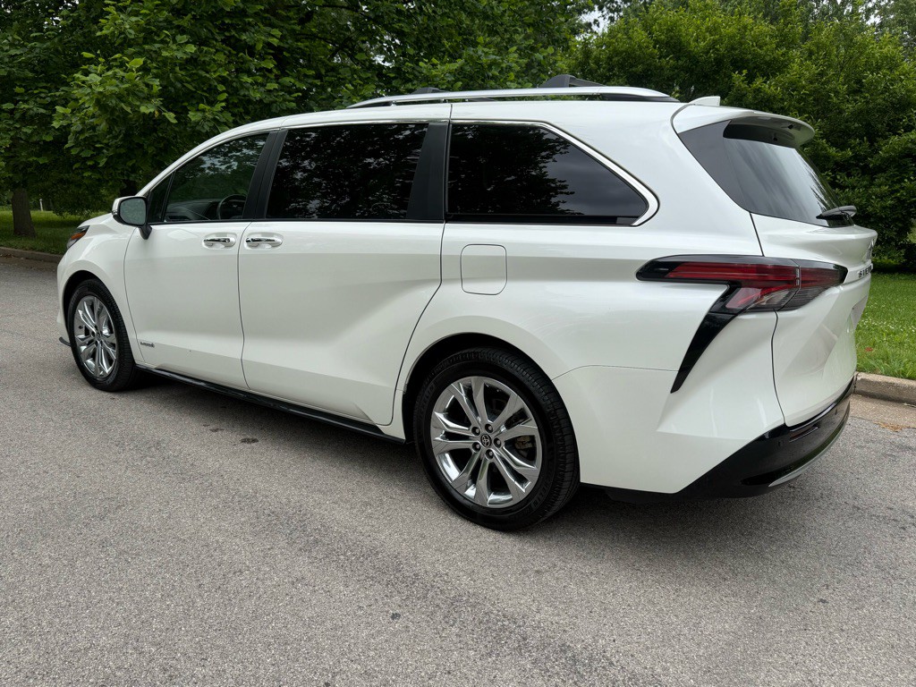 2021 Toyota Sienna Image 9