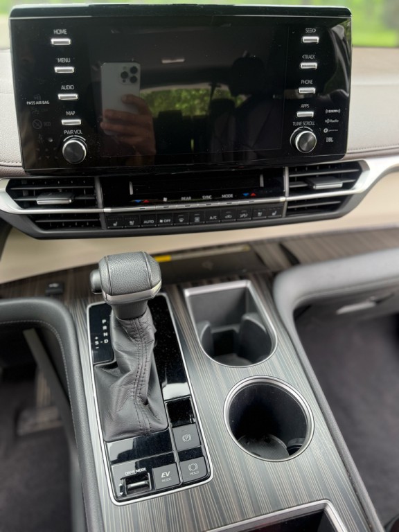 2021 Toyota Sienna Image 16