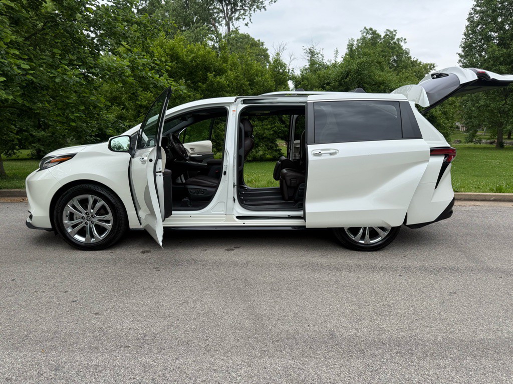 2021 Toyota Sienna Image 25