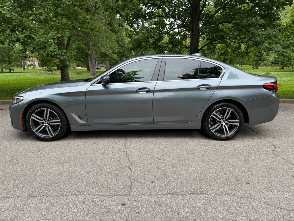 2021 BMW 5 Series Image 6