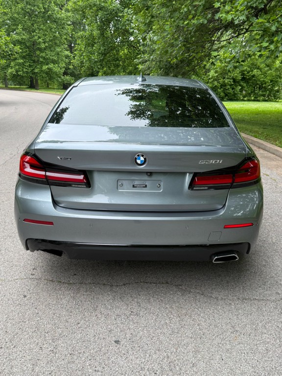 2021 BMW 5 Series Image 8