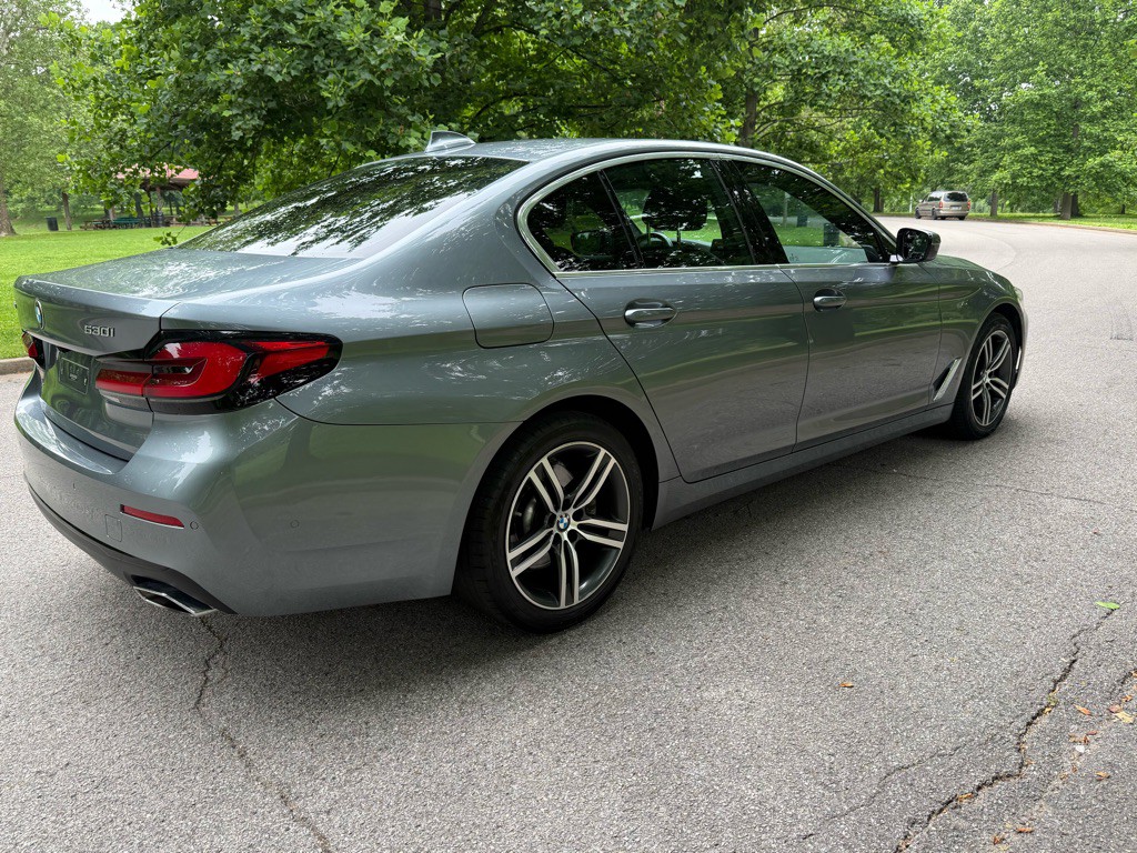 2021 BMW 5 Series Image 9