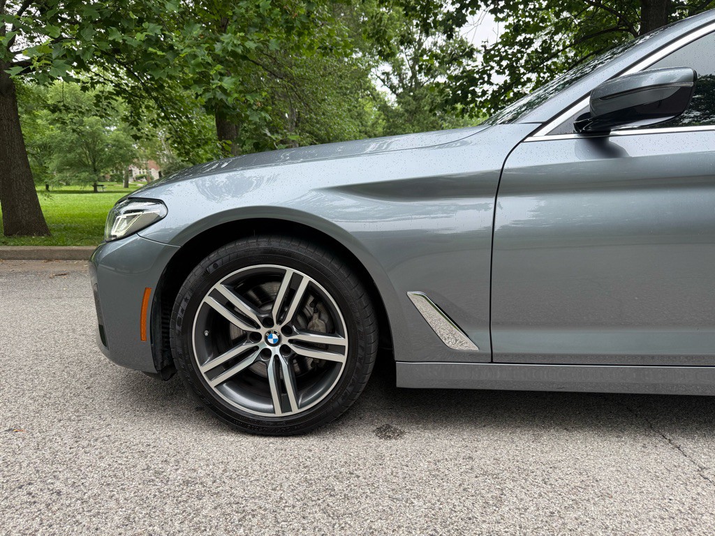 2021 BMW 5 Series Image 25
