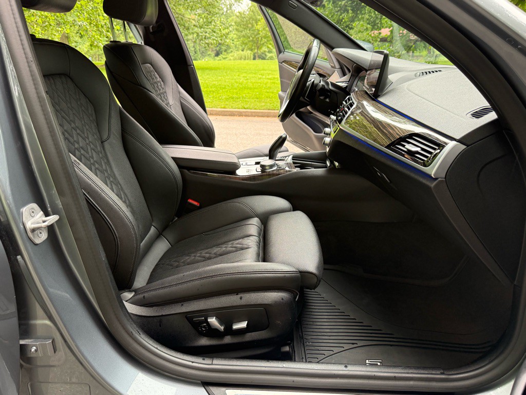 2021 BMW 5 Series Image 12