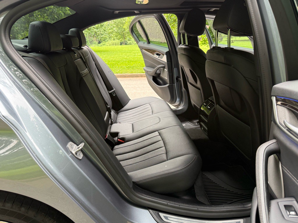 2021 BMW 5 Series Image 16