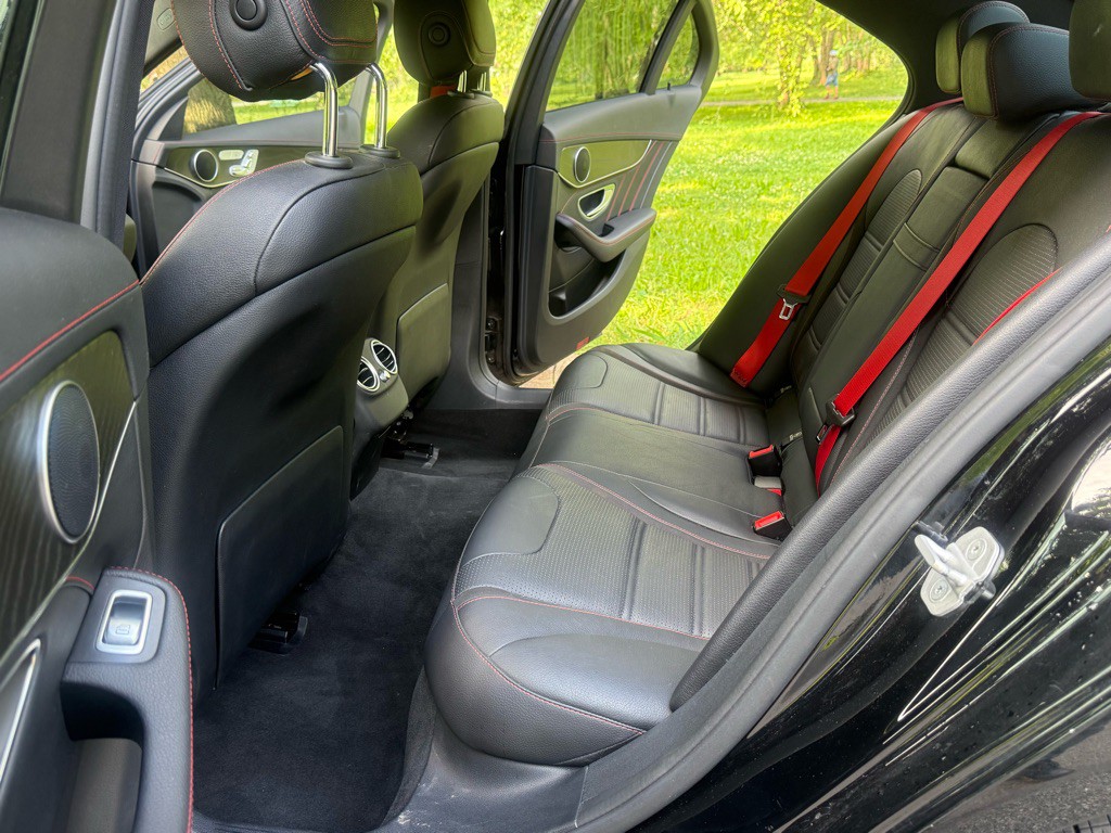 2016 Mercedes-Benz C-Class Image 22