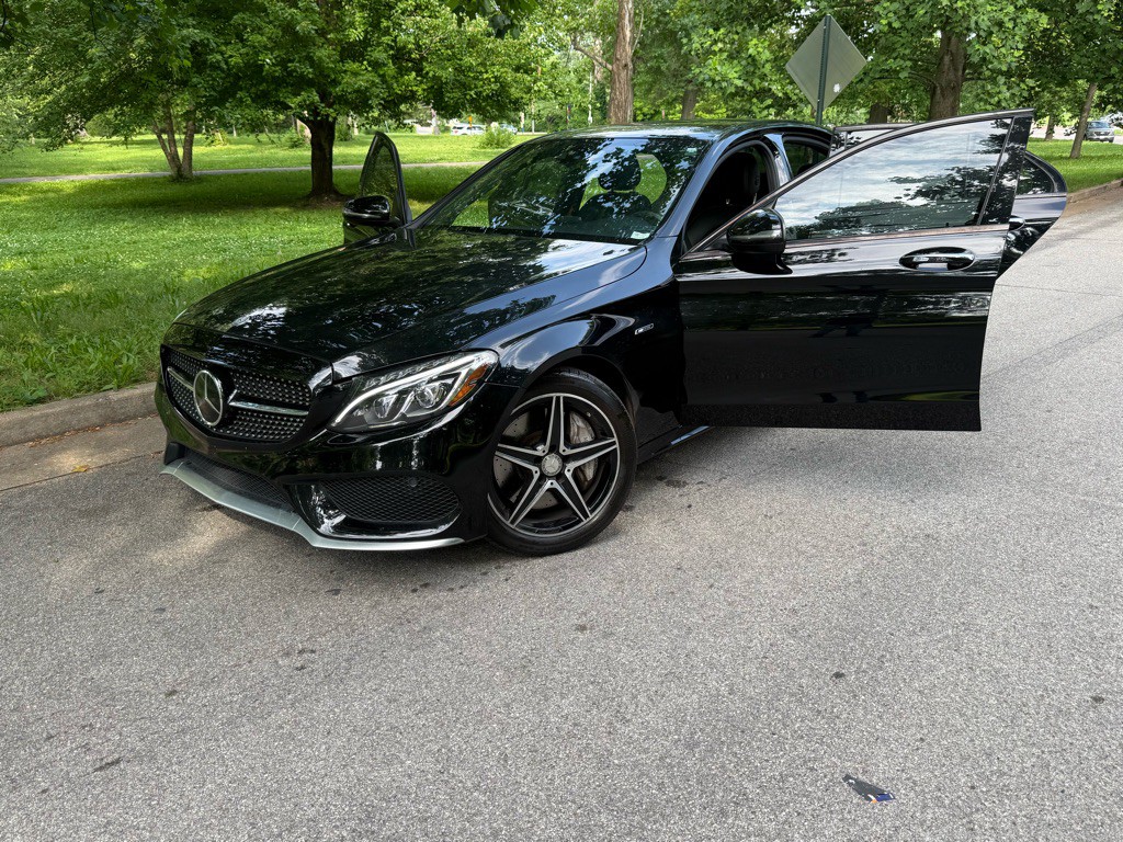 2016 Mercedes-Benz C-Class Image 24