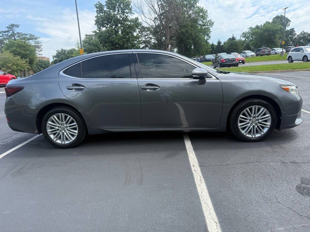 2014 Lexus ES Image 3