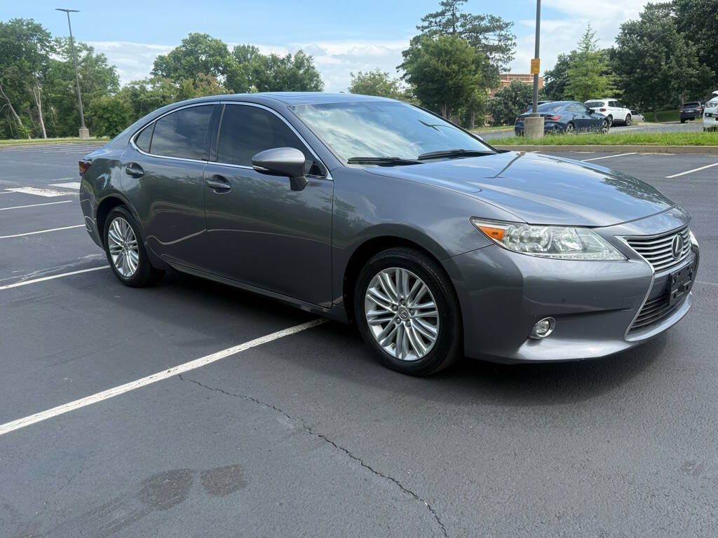2014 Lexus ES Image 4