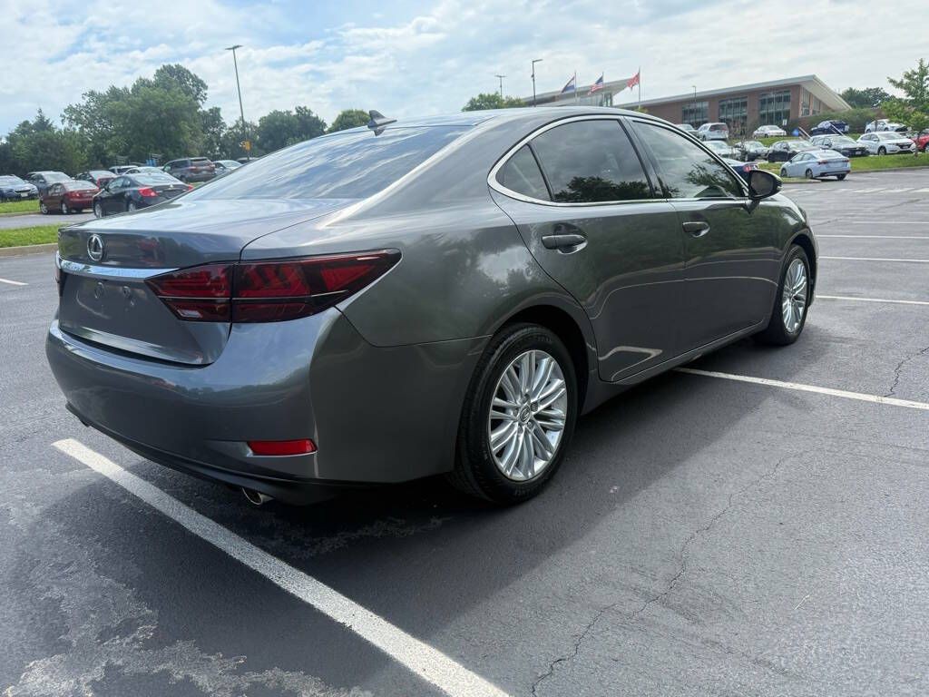 2014 Lexus ES Image 7