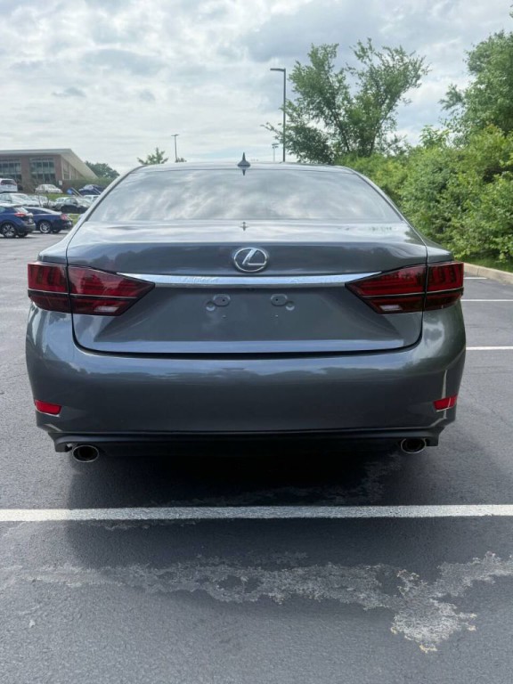 2014 Lexus ES Image 8