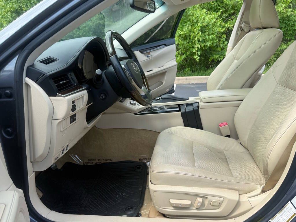 2014 Lexus ES Image 10