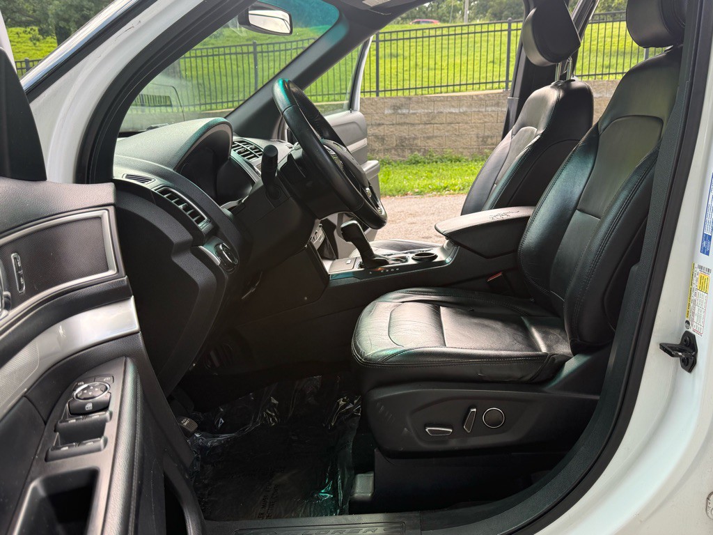 2016 Ford Explorer Image 10