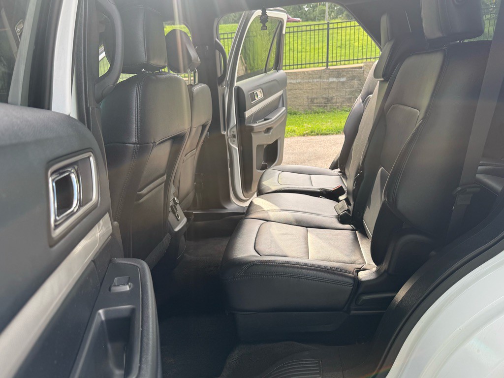 2016 Ford Explorer Image 12