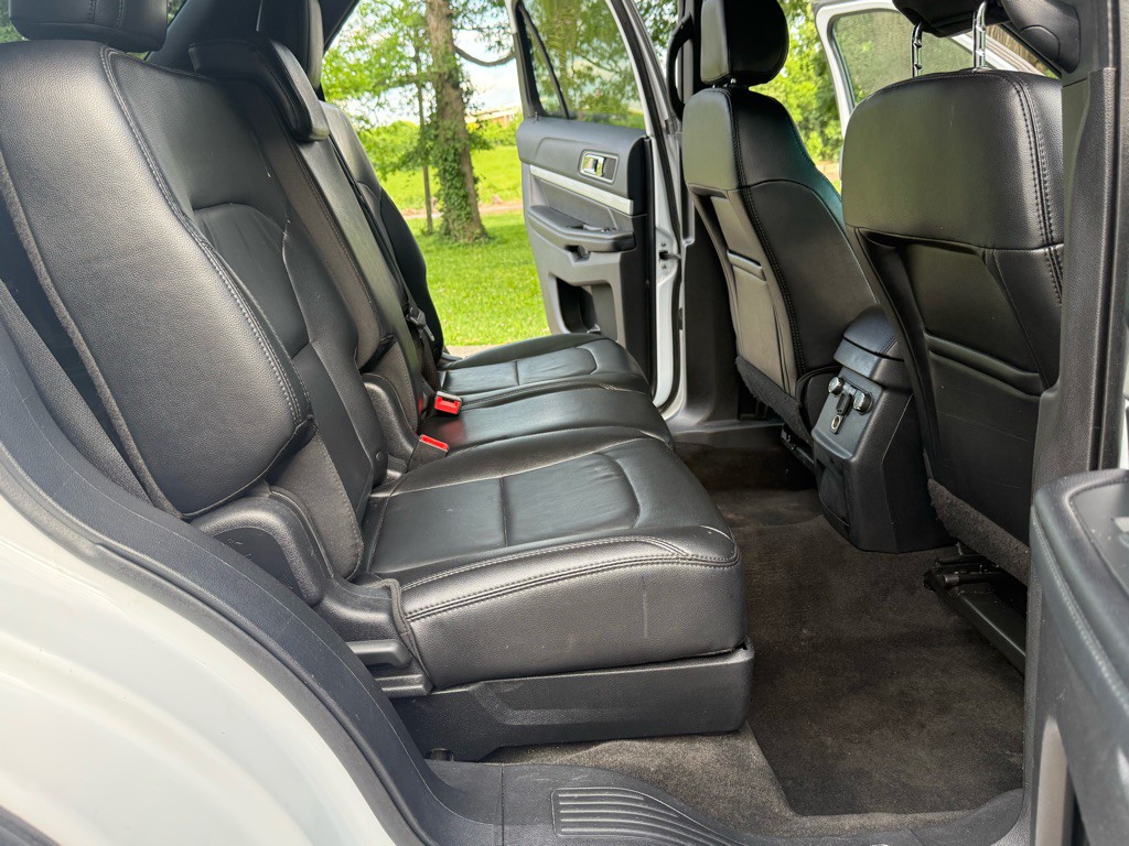 2016 Ford Explorer Image 14